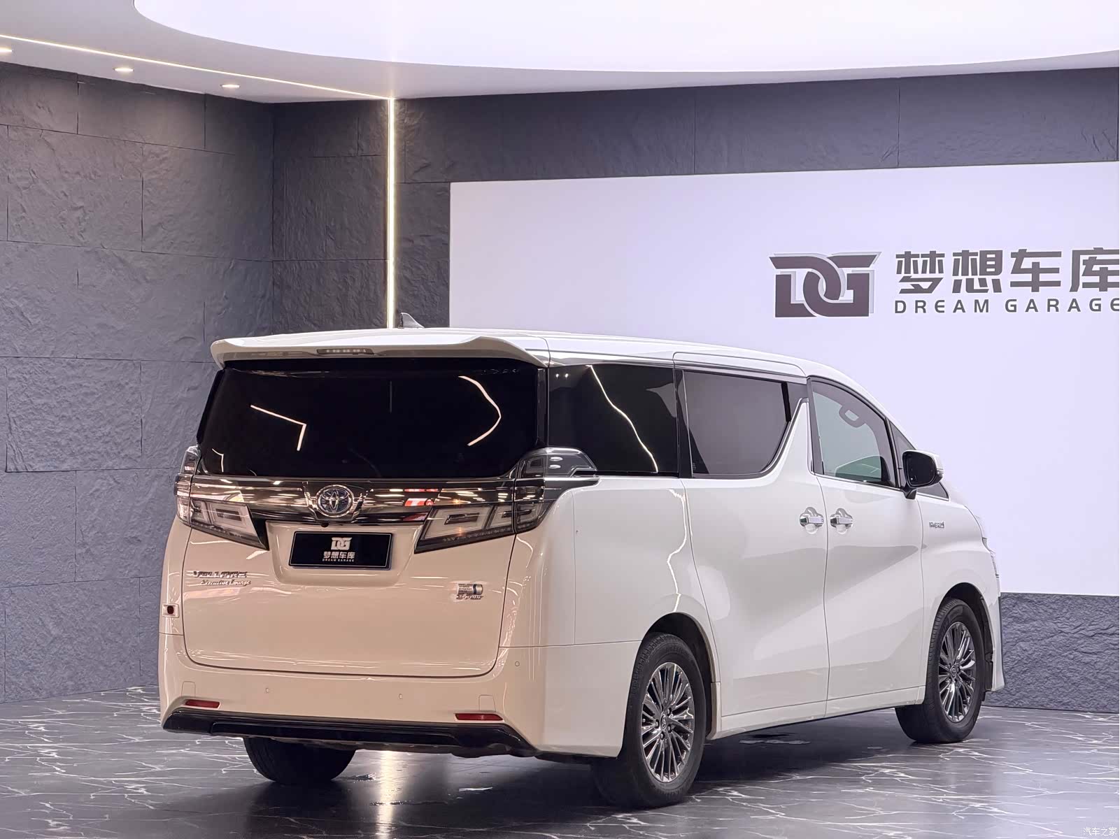 Toyota Vellfire, 2020 3