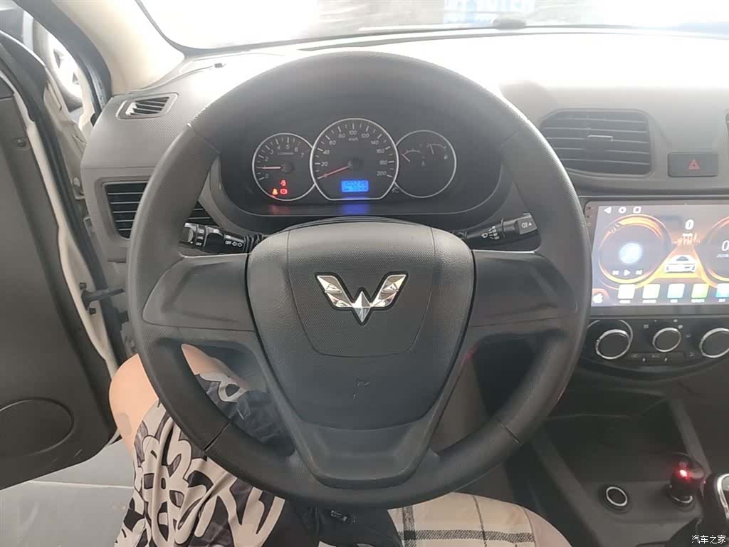 Wuling Hongguang, 2017 11