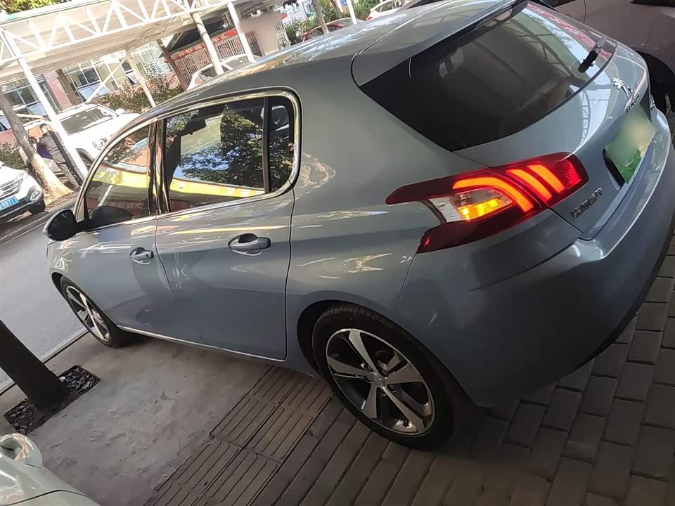 Peugeot 308S