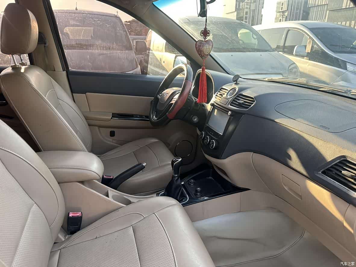 Wuling Hongguang, 2015 11