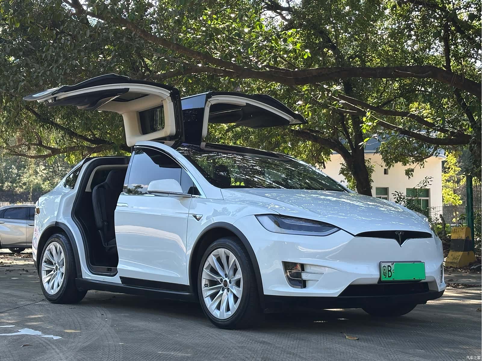 Tesla Model X, 2017 3
