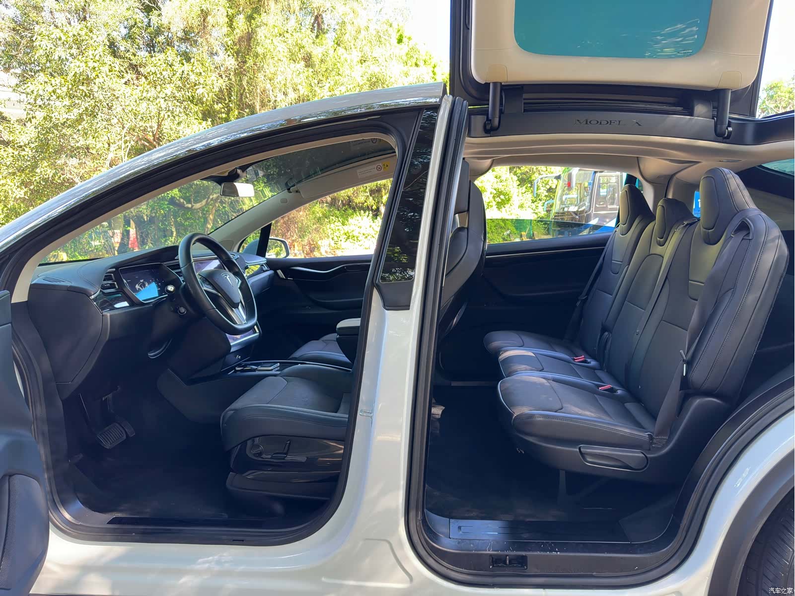 Tesla Model X, 2017 14