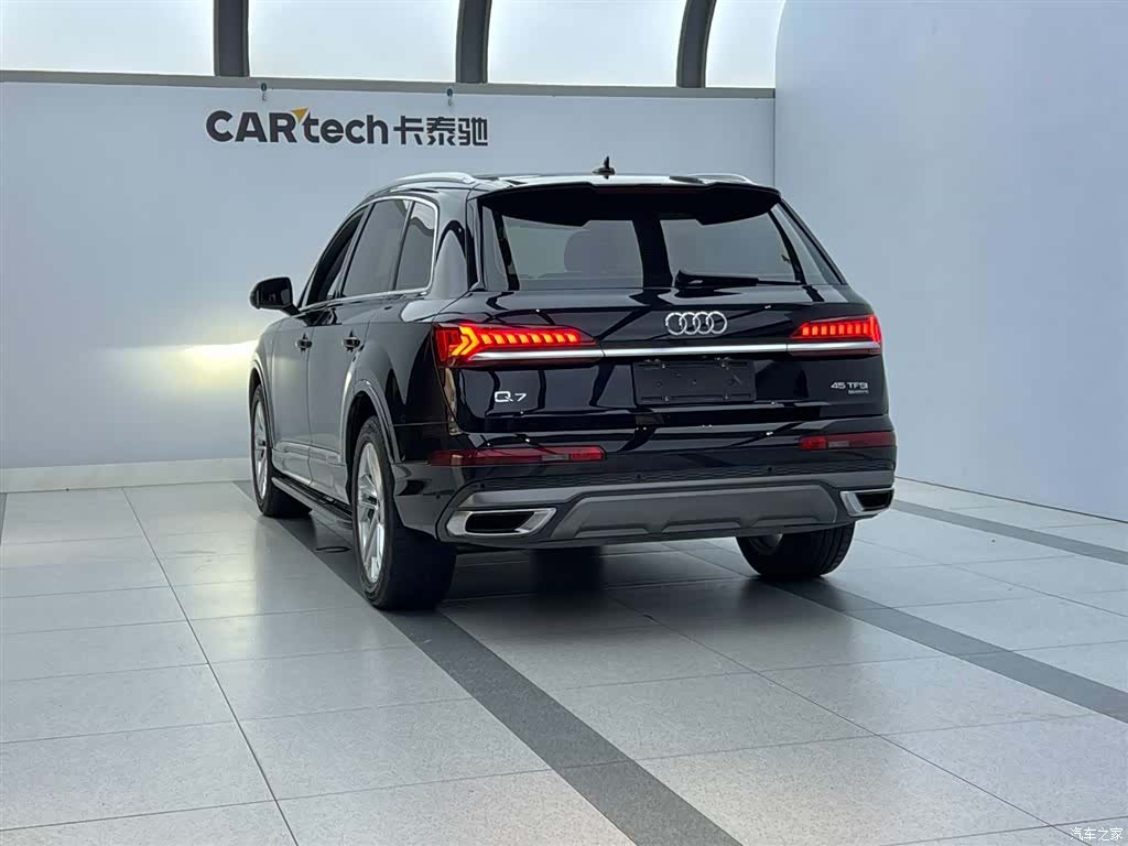 Audi Q7, 2021 все фото