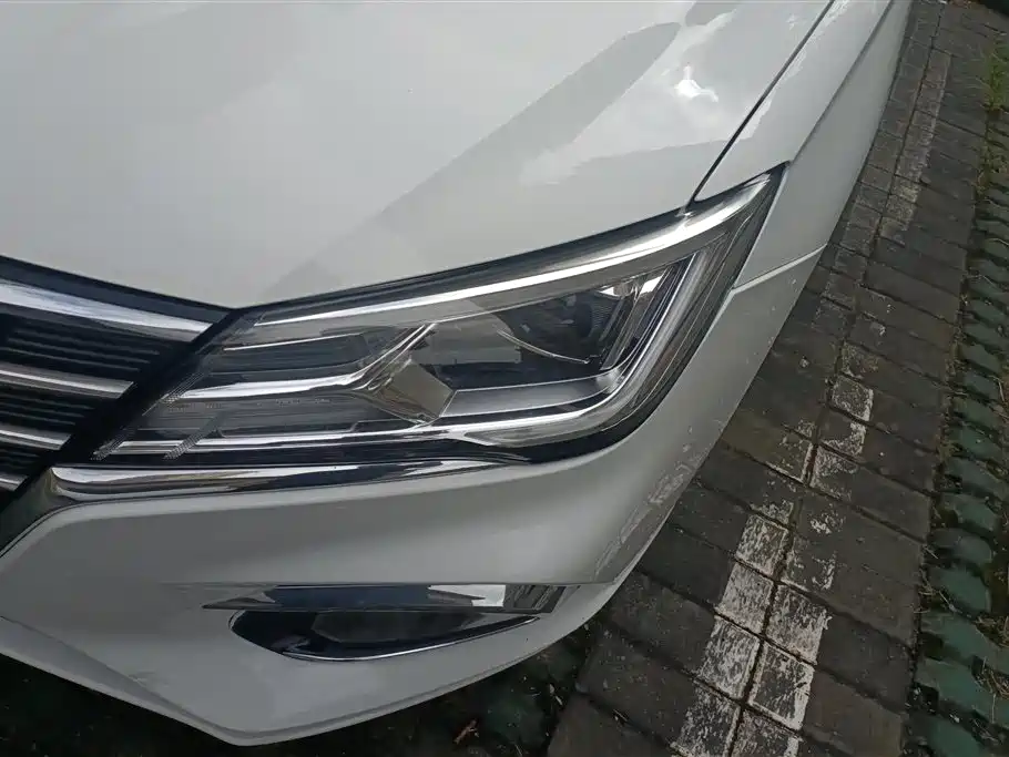 Roewe i5