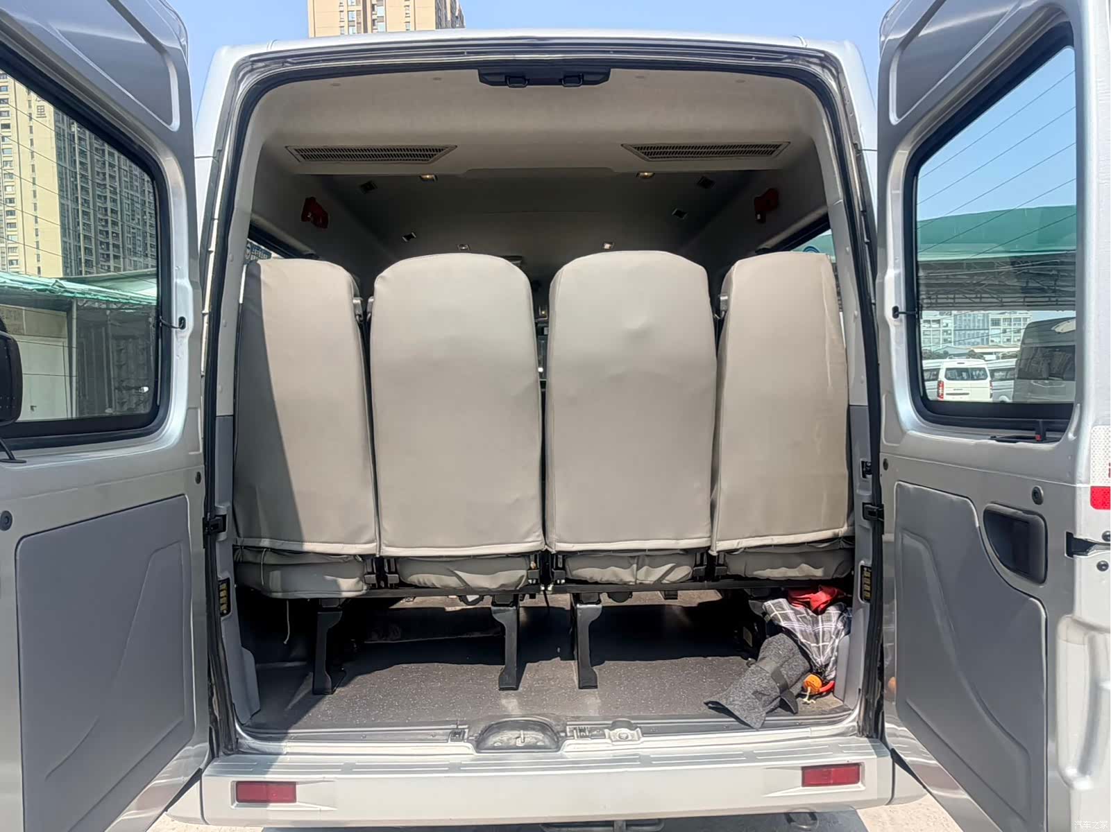 Maxus V80, 2021 13