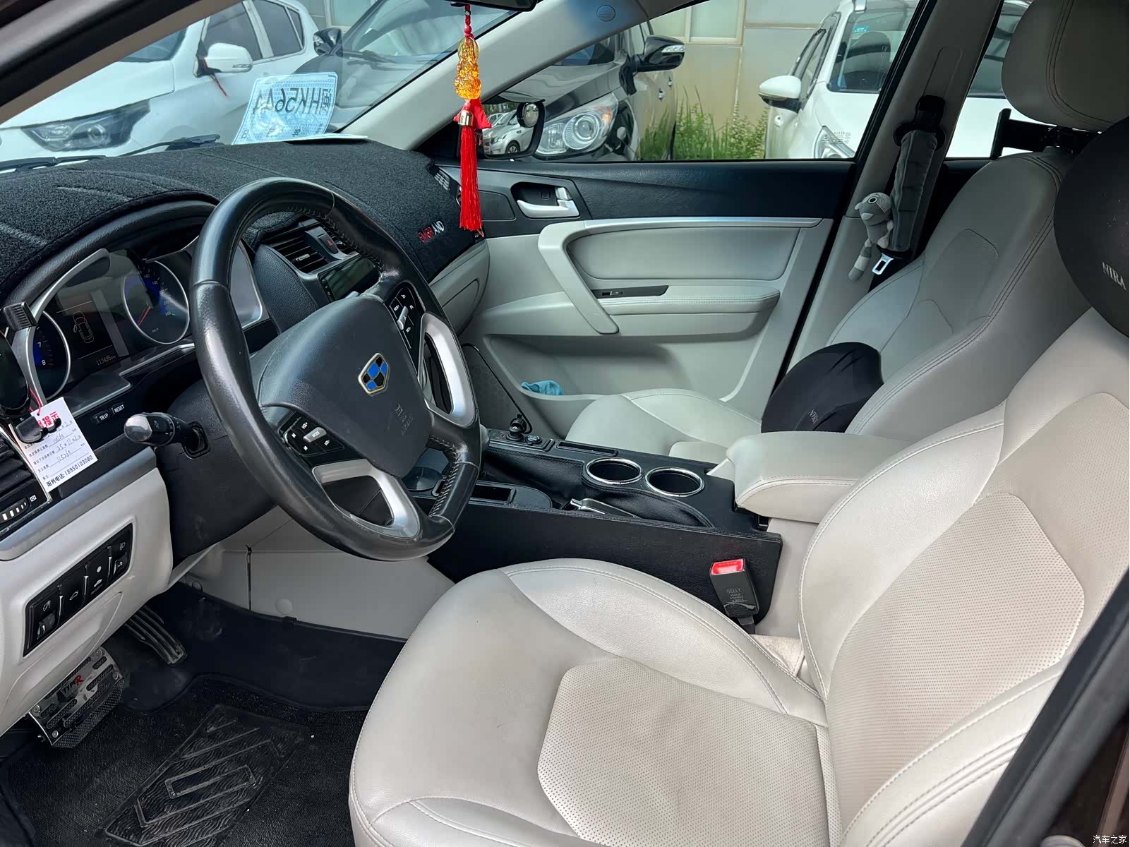 Geely Emgrand, 2015 4