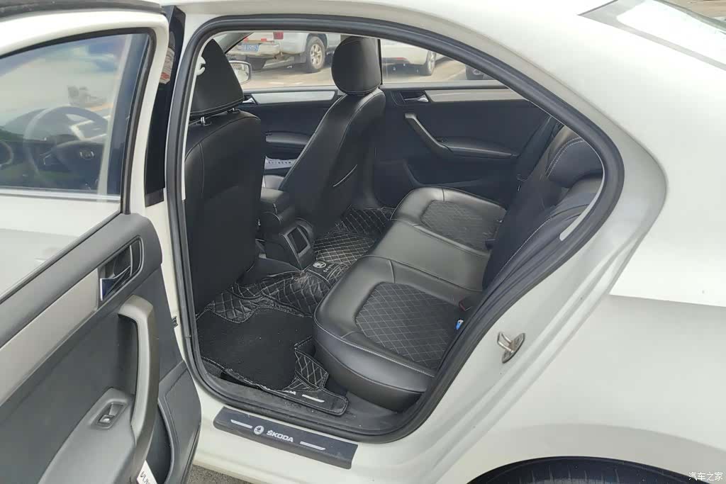 Skoda Rapid, 2019 11