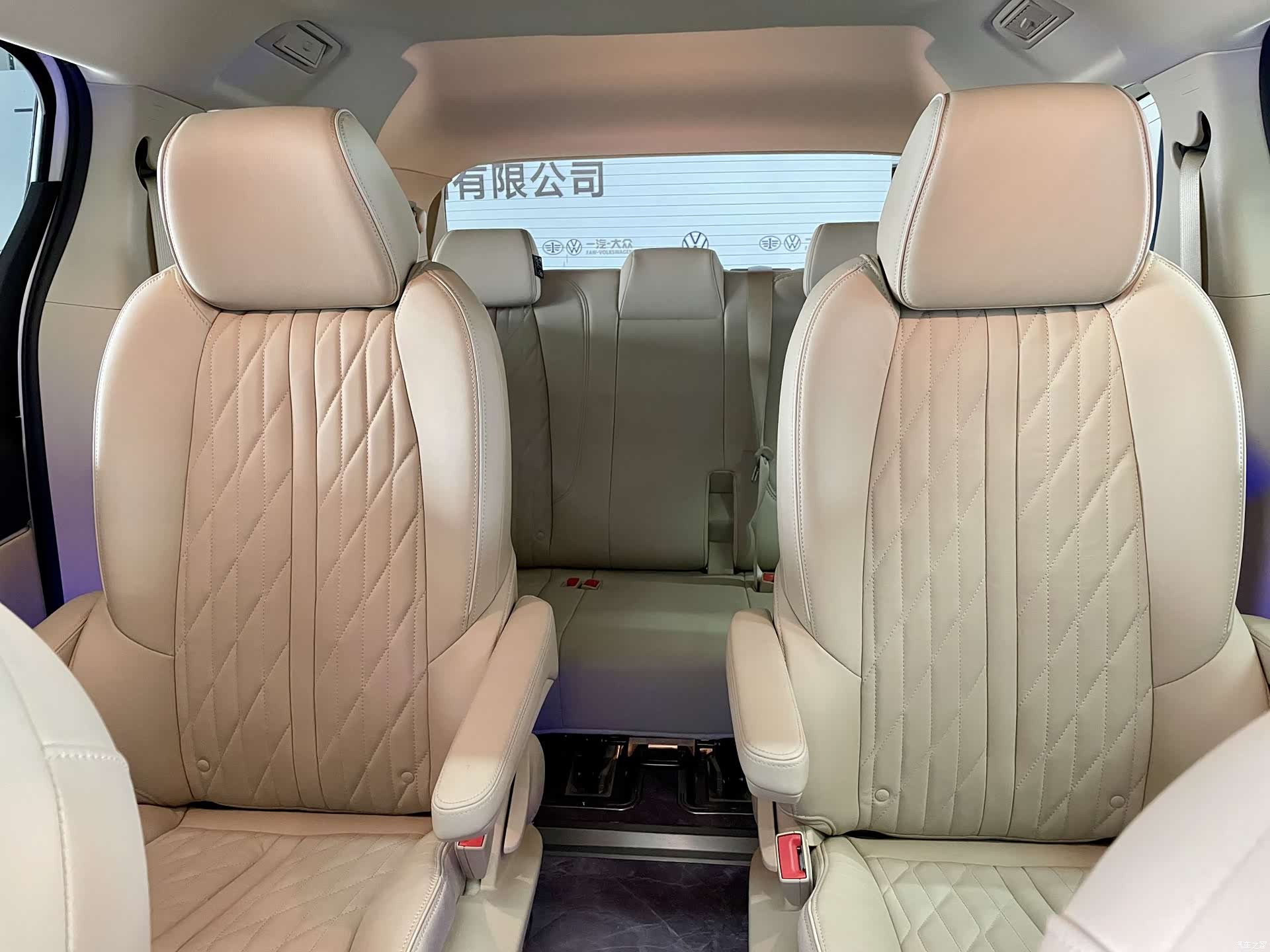 Buick GL8, 2025 10