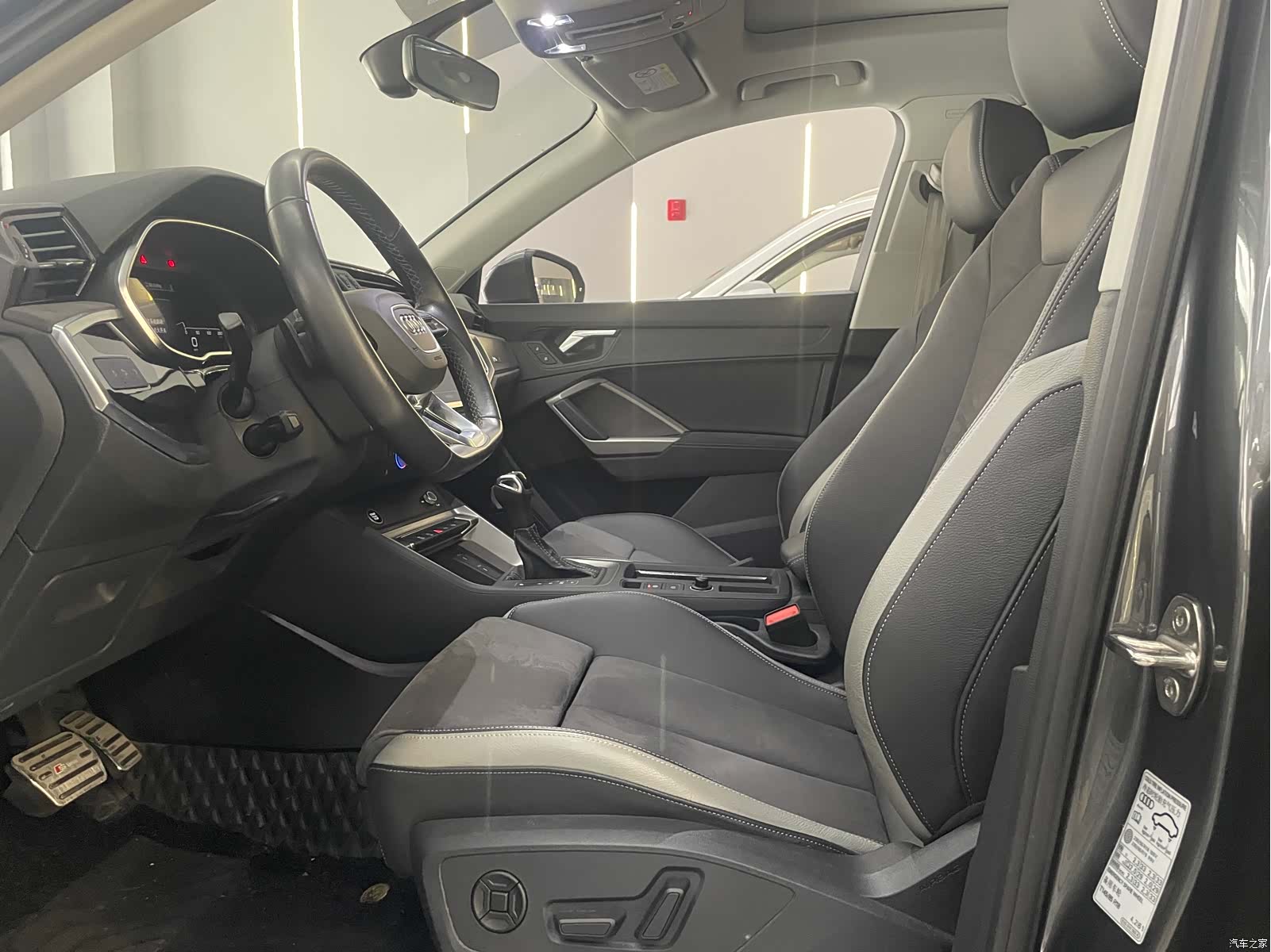 Audi Q3, 2022 4