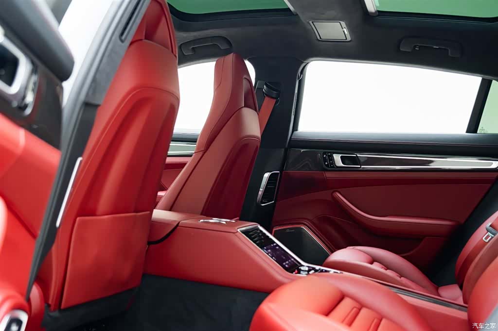 Porsche Panamera, 2022 11
