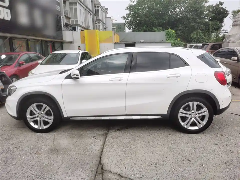 Mercedes-Benz GLA