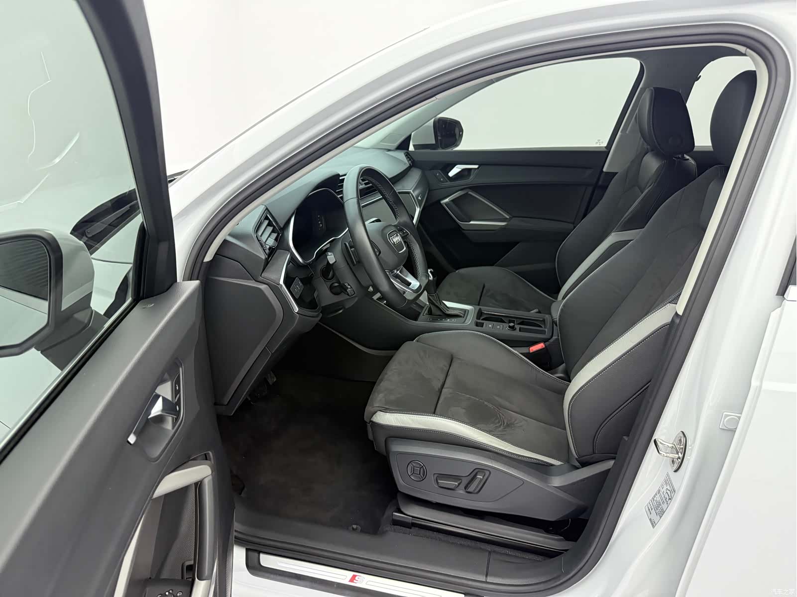 Audi Q3, 2022 19