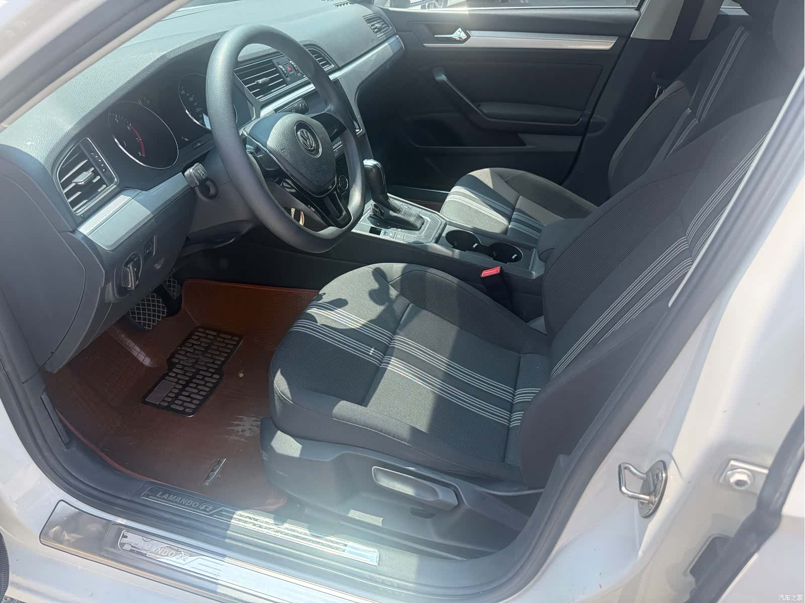 Volkswagen Lamando, 2017 все фото