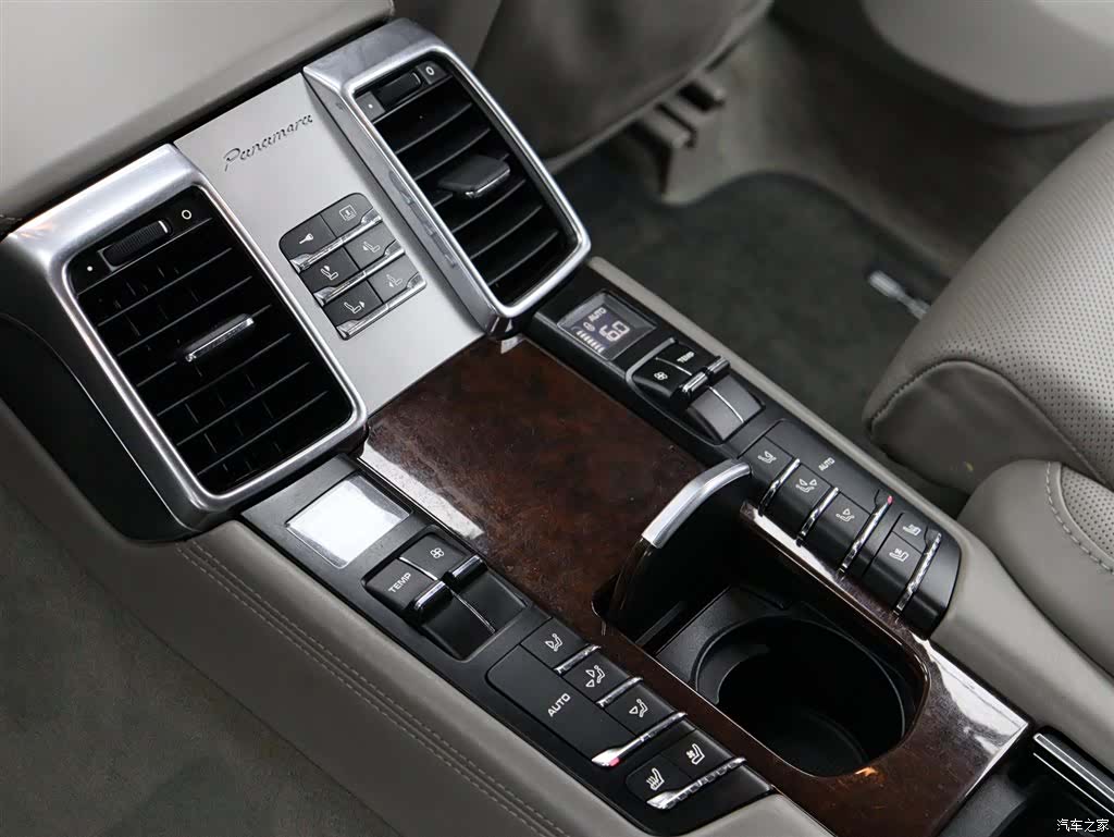 Porsche Panamera, 2011 9