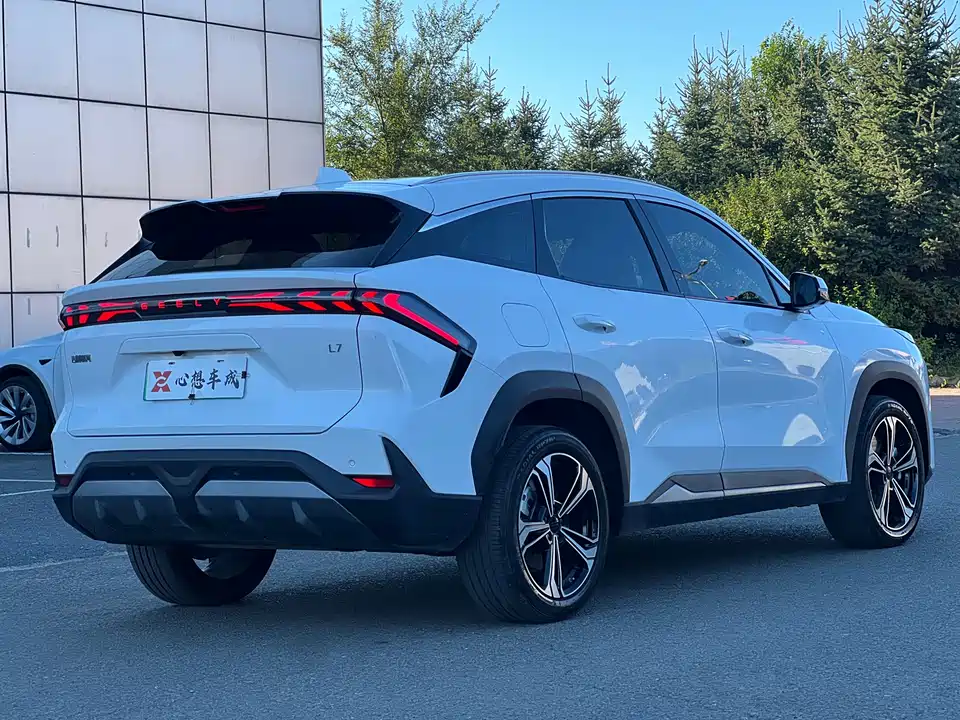 Geely Galaxy Galaxy L7