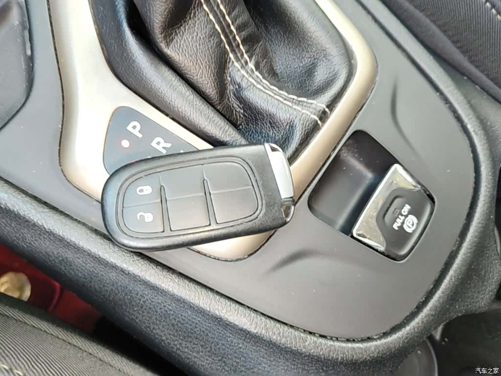 Jeep Cherokee, 2019 15
