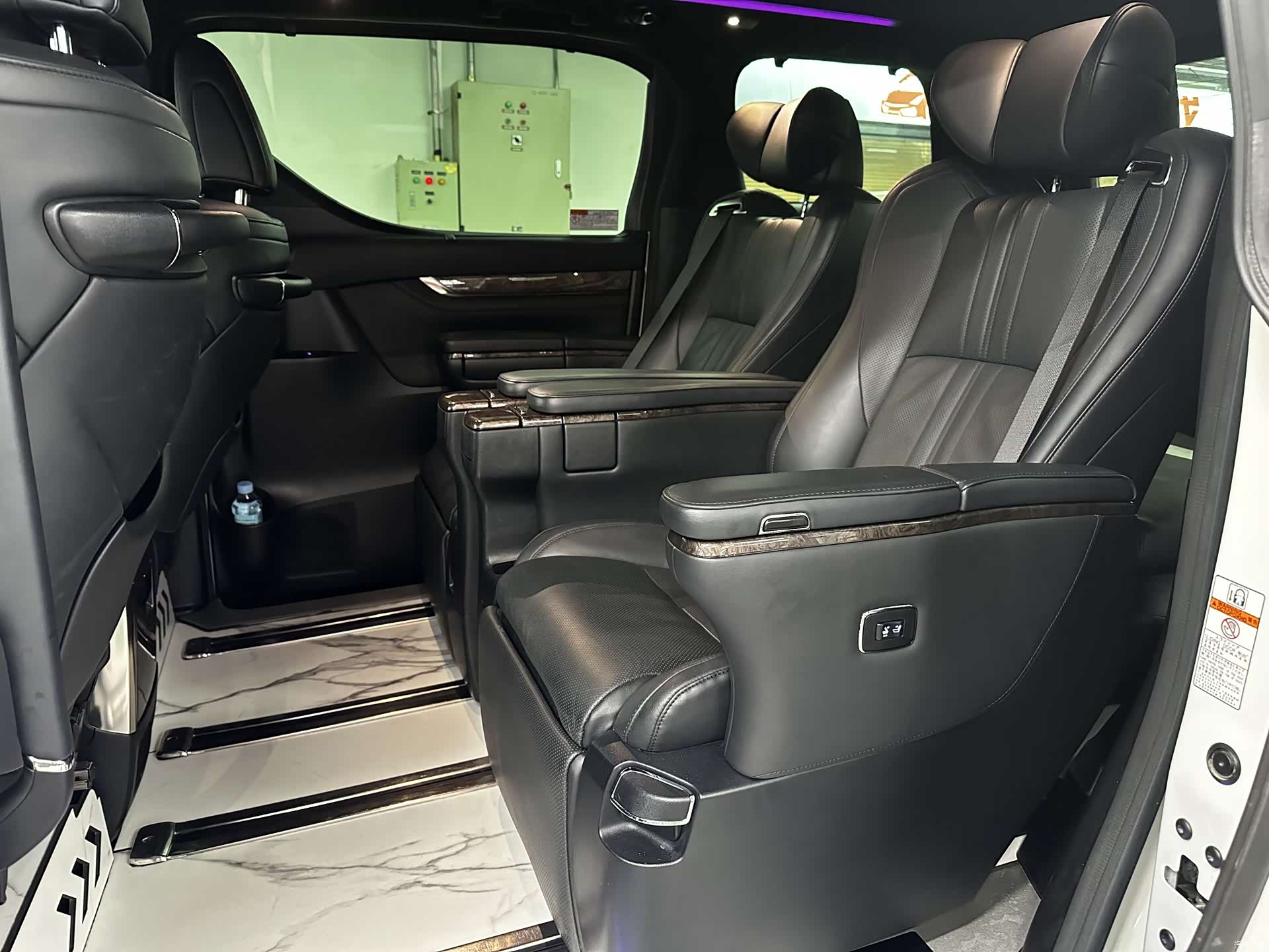 Toyota Alphard, 2021 13