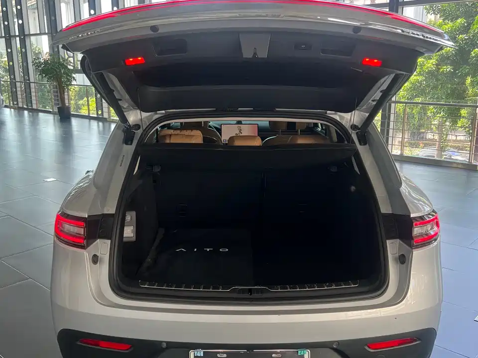 AITO Ask the world M5