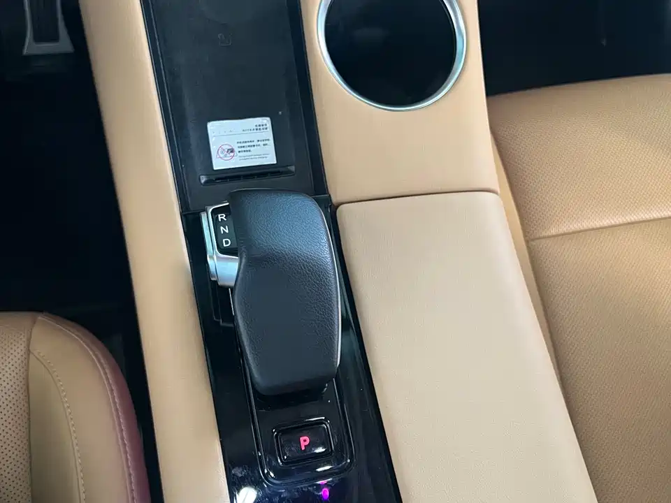 AITO Ask the world M5