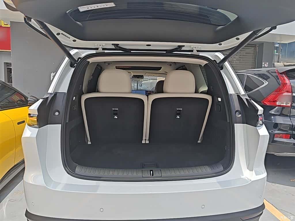 Li Auto i8, 2026 19