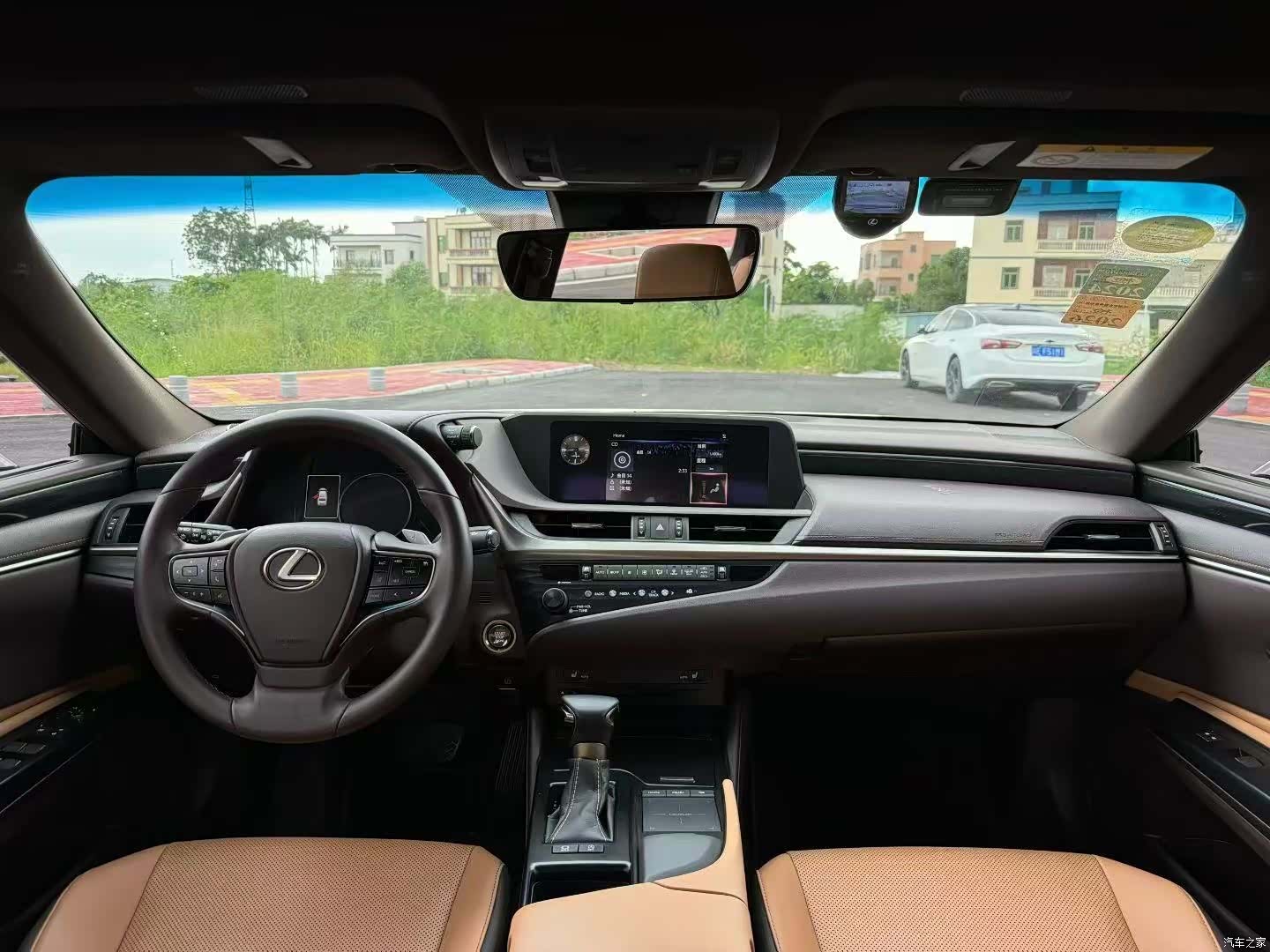 Lexus ES, 2018 все фото