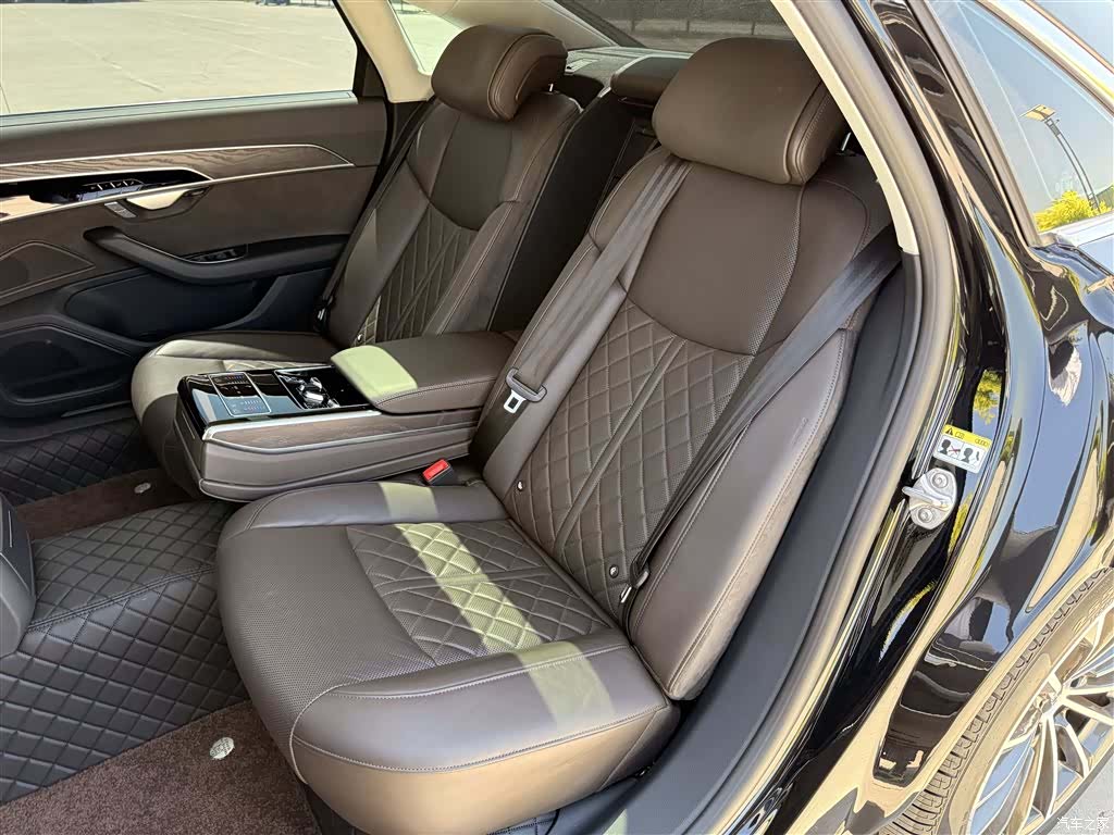 Audi A8L, 2021 13