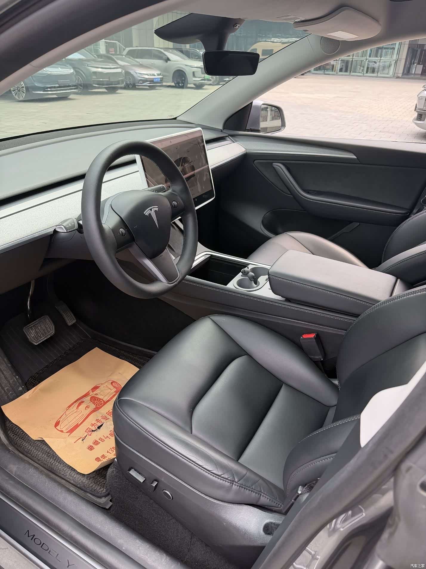 Tesla Model Y, 2024 все фото