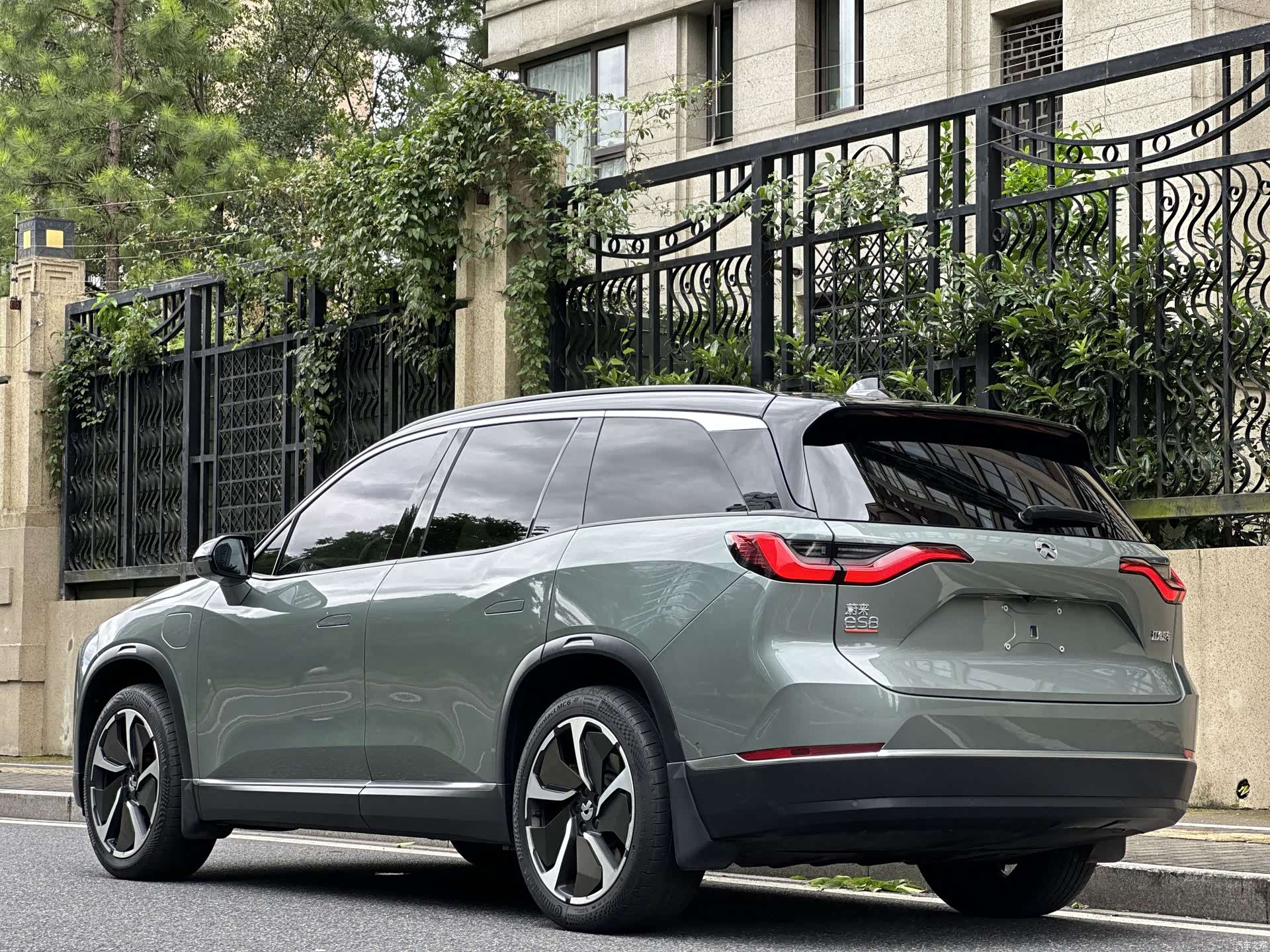 NIO ES8, 2022 4