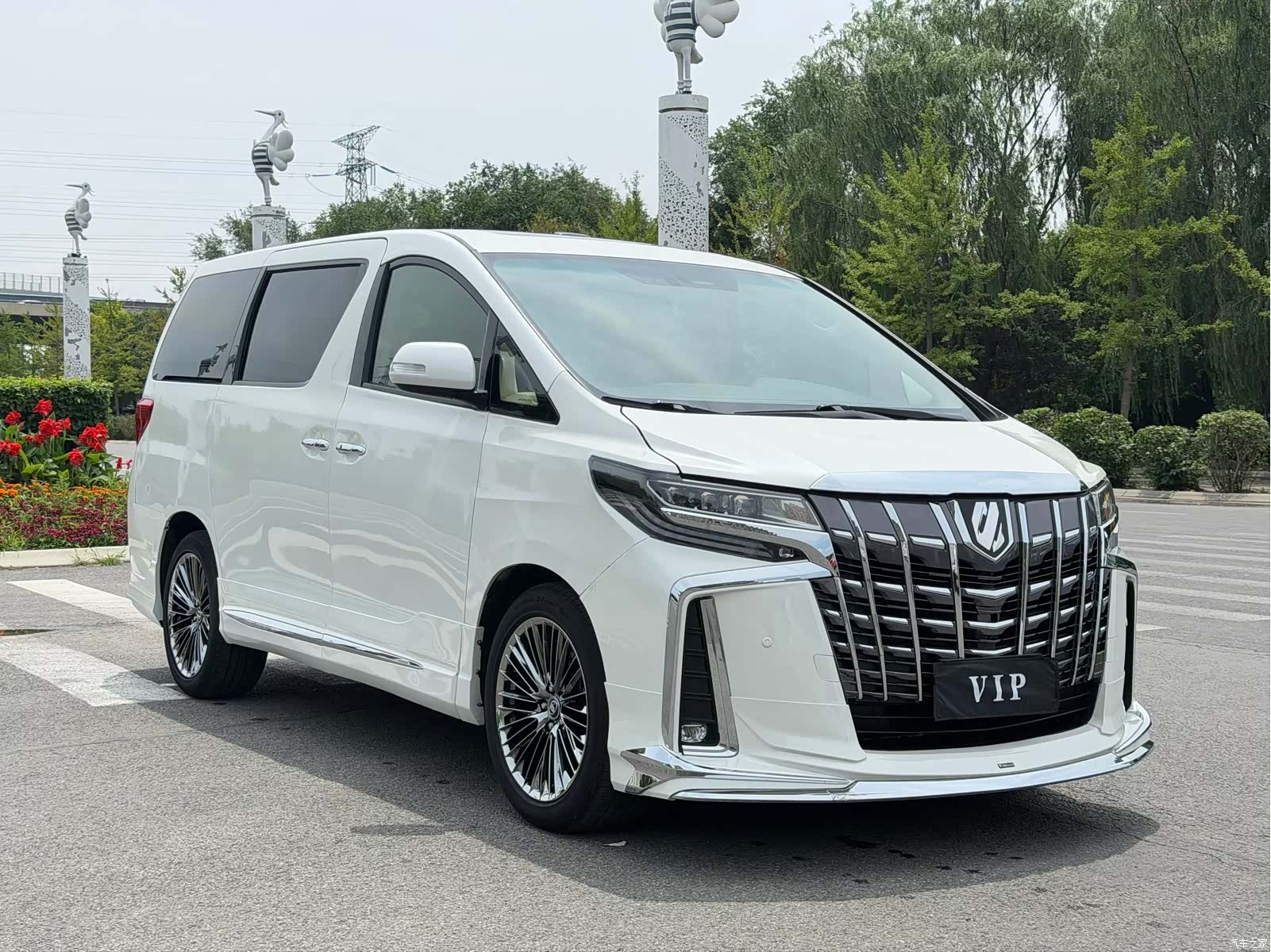 Toyota Alphard, 2012 3