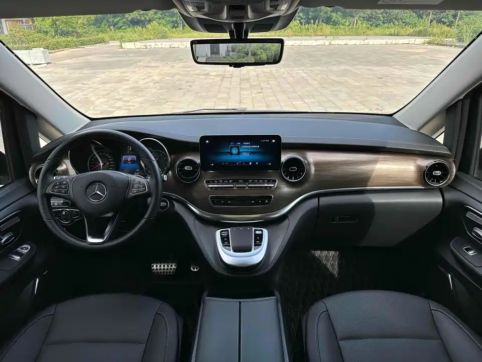 Mercedes-Benz V-class