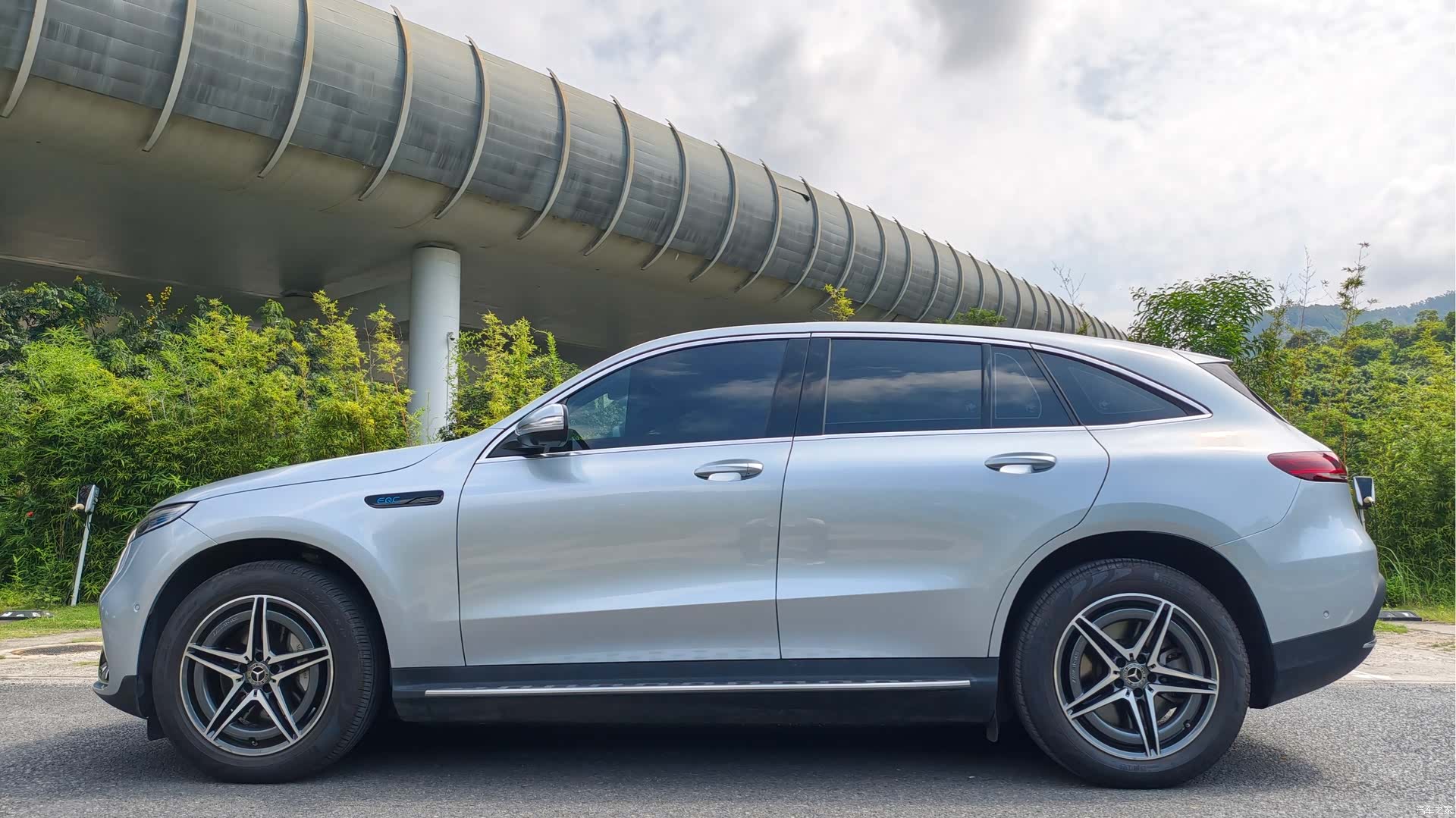 Mercedes-Benz EQC, 2020 4