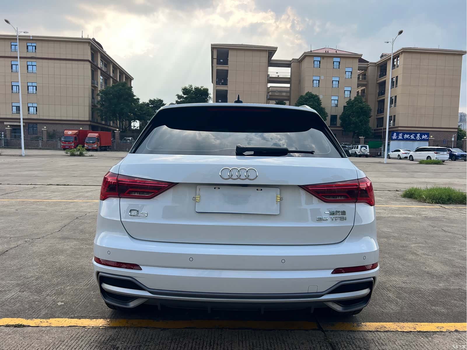 Audi Q3, 2022 11