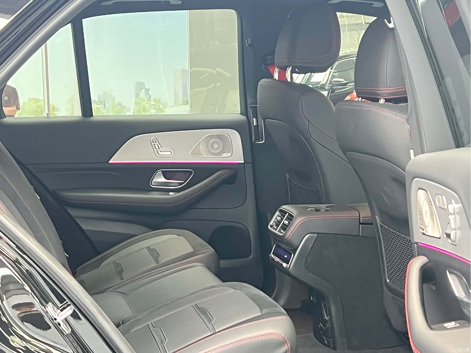 Mercedes-Benz GLE, 2025 11