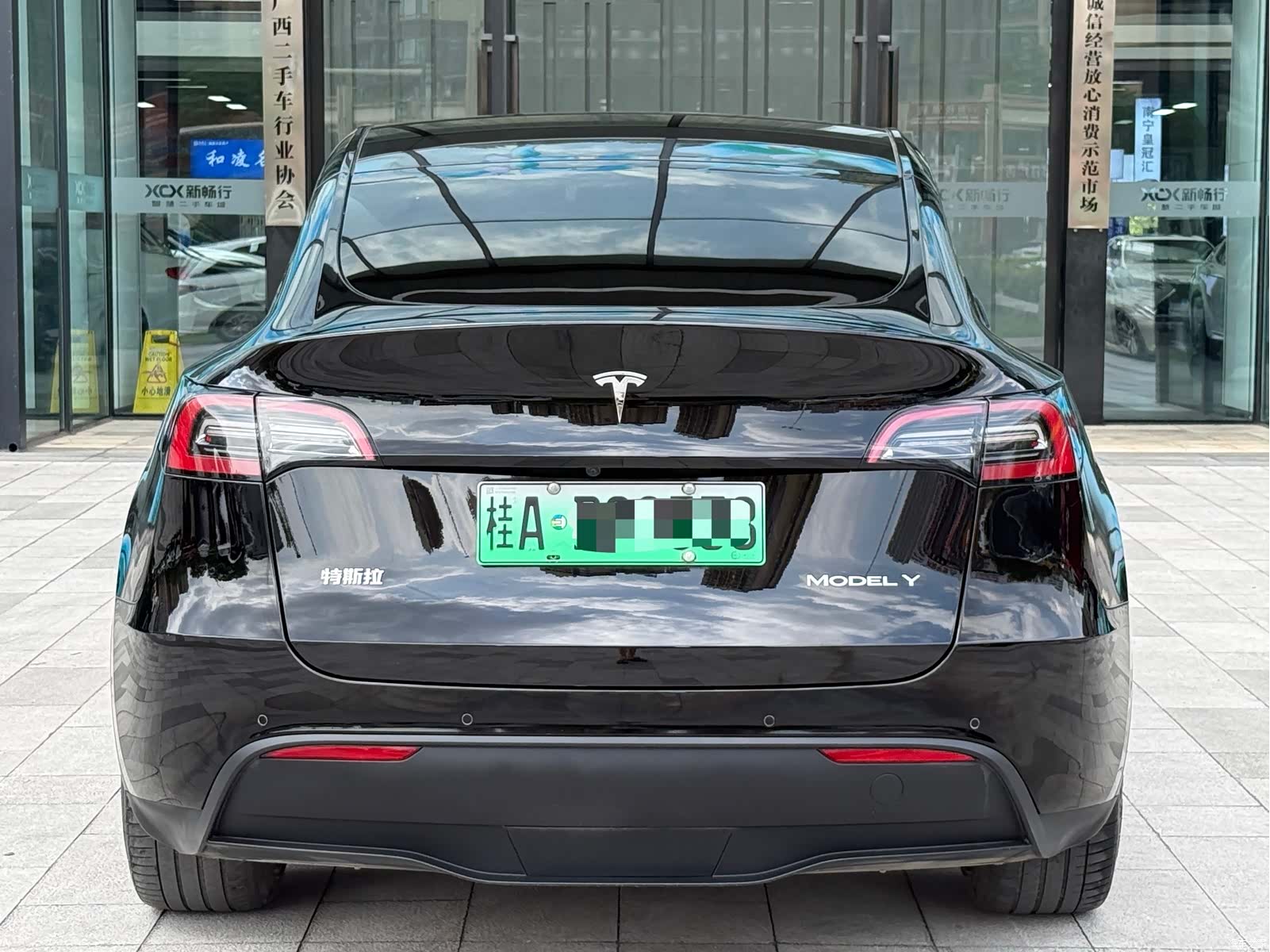 Tesla Model Y, 2021 все фото