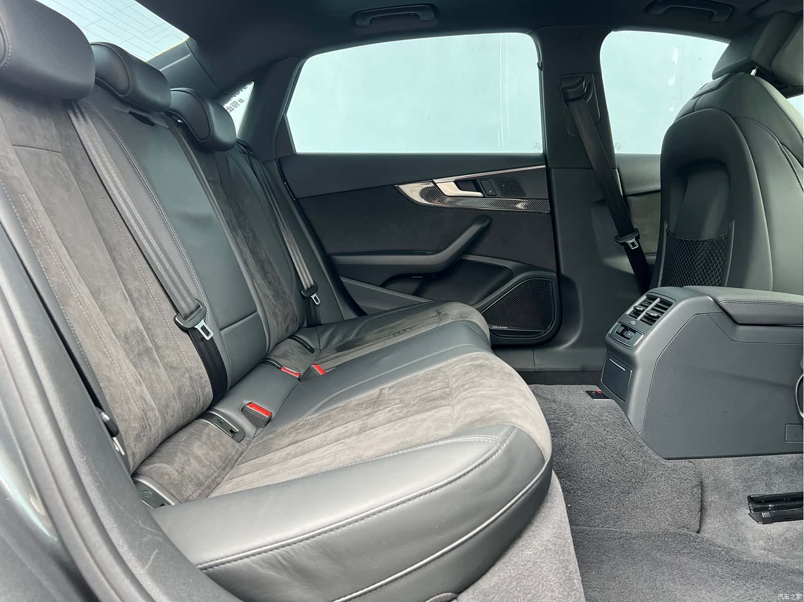 Audi A4L, 2021 7