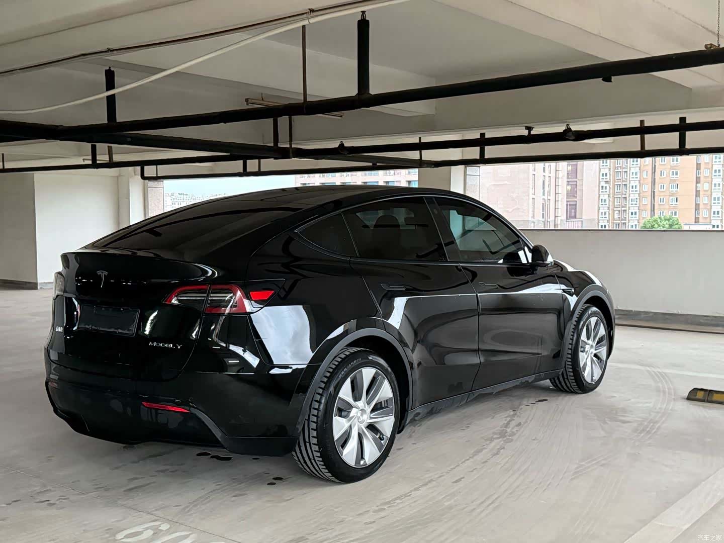 Tesla Model Y, 2023 4