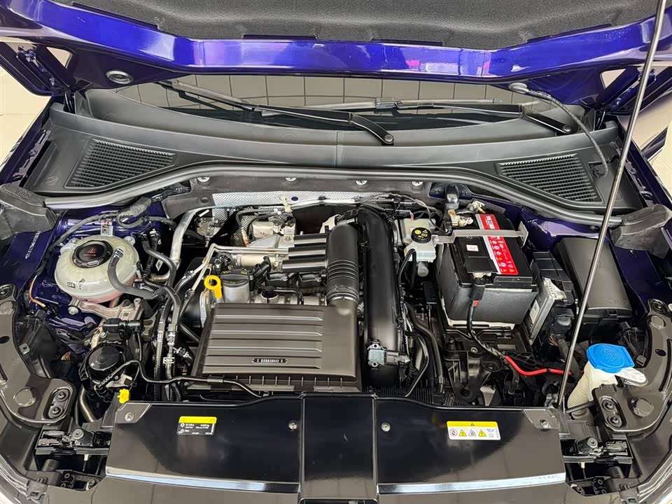 Volkswagen T-ROC exploring Songs