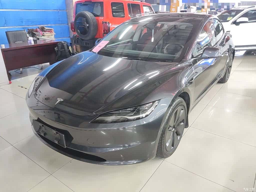 Tesla Model 3, 2025 1