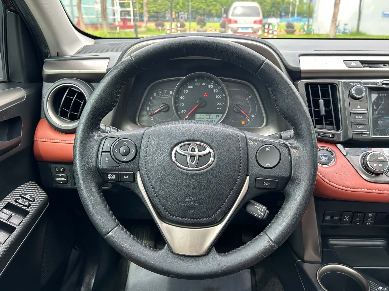 Toyota RAV4, 2015 16