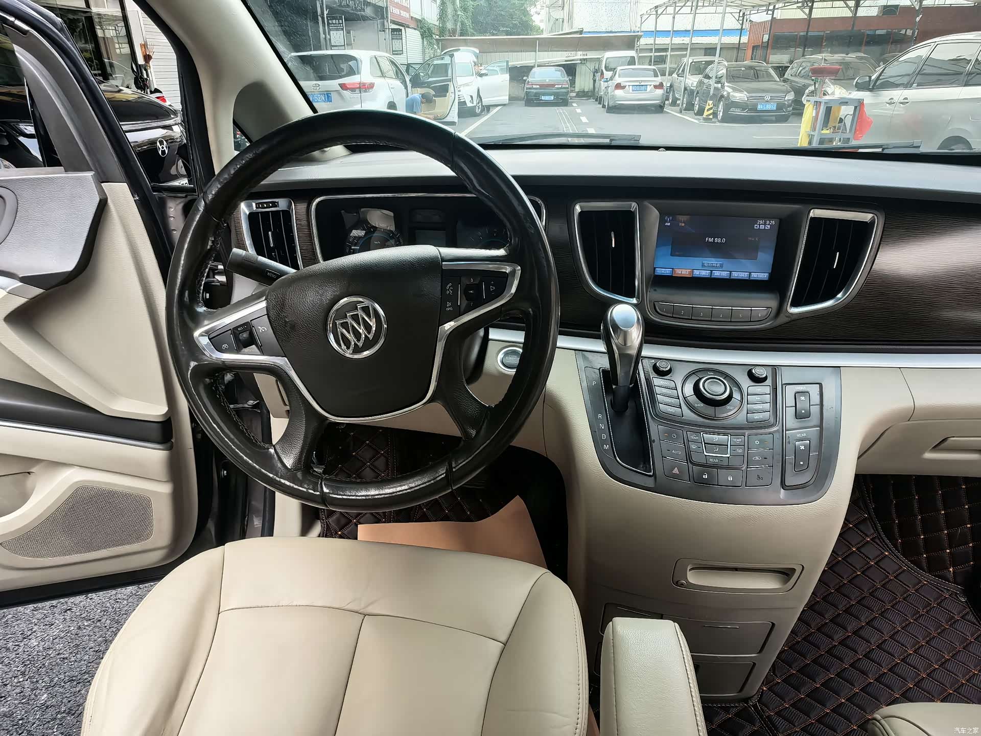 Buick GL8, 2013 8