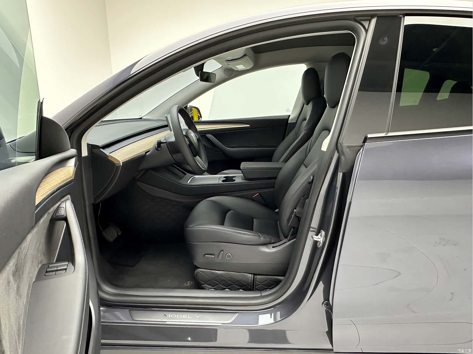 Tesla Model Y, 2021 7