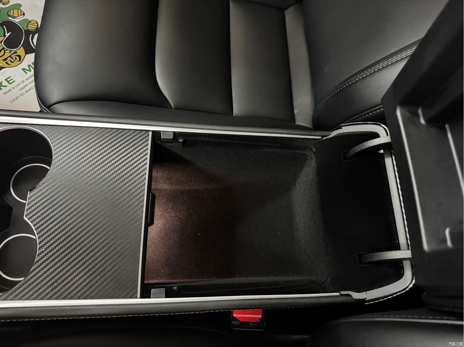 Tesla Model Y, 2023 17