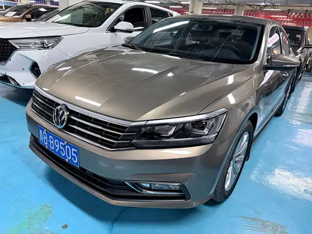 Volkswagen Passat 2017 — купить из Китая под заказ