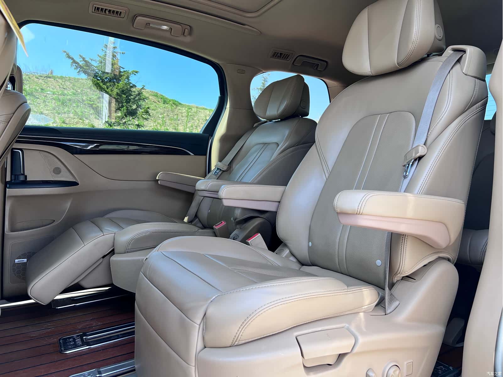 Buick GL8, 2018 9