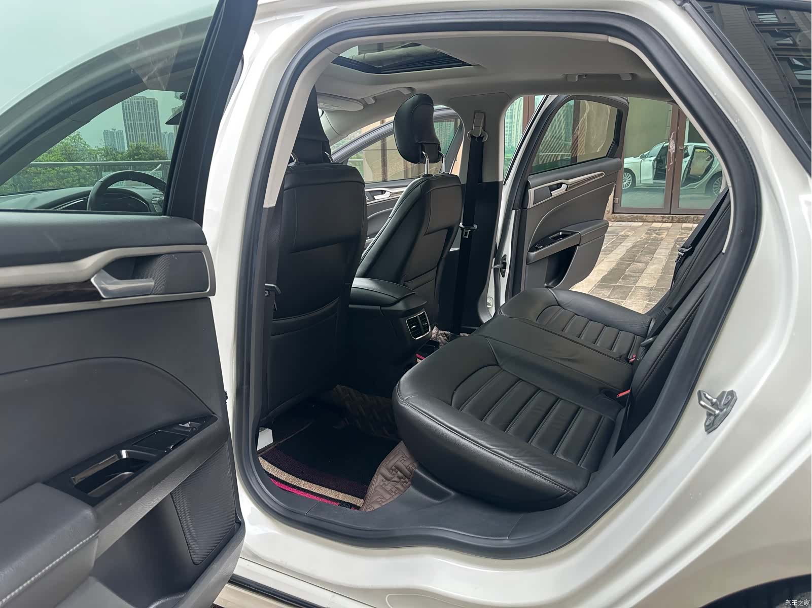 Ford Mondeo, 2014 10