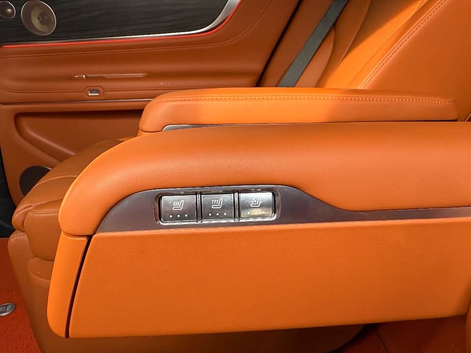 AITO Ask the world M9