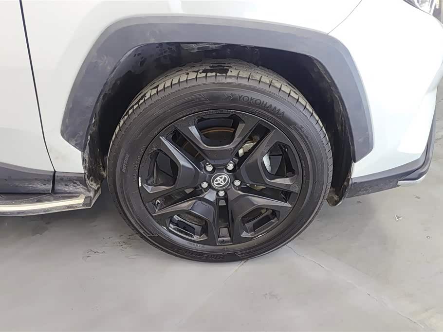 Toyota RAV4 Rongfang