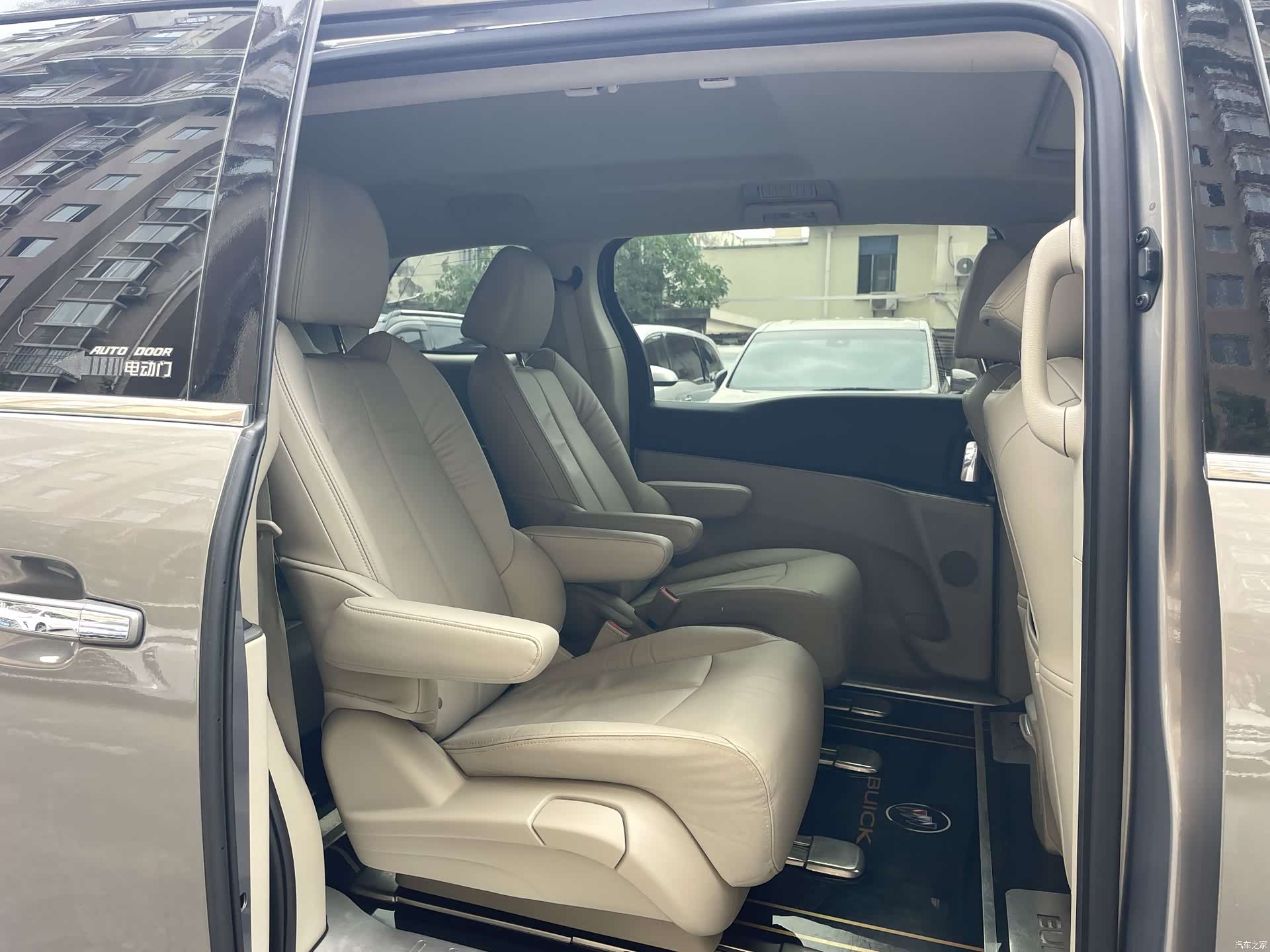 Buick GL8, 2018 11