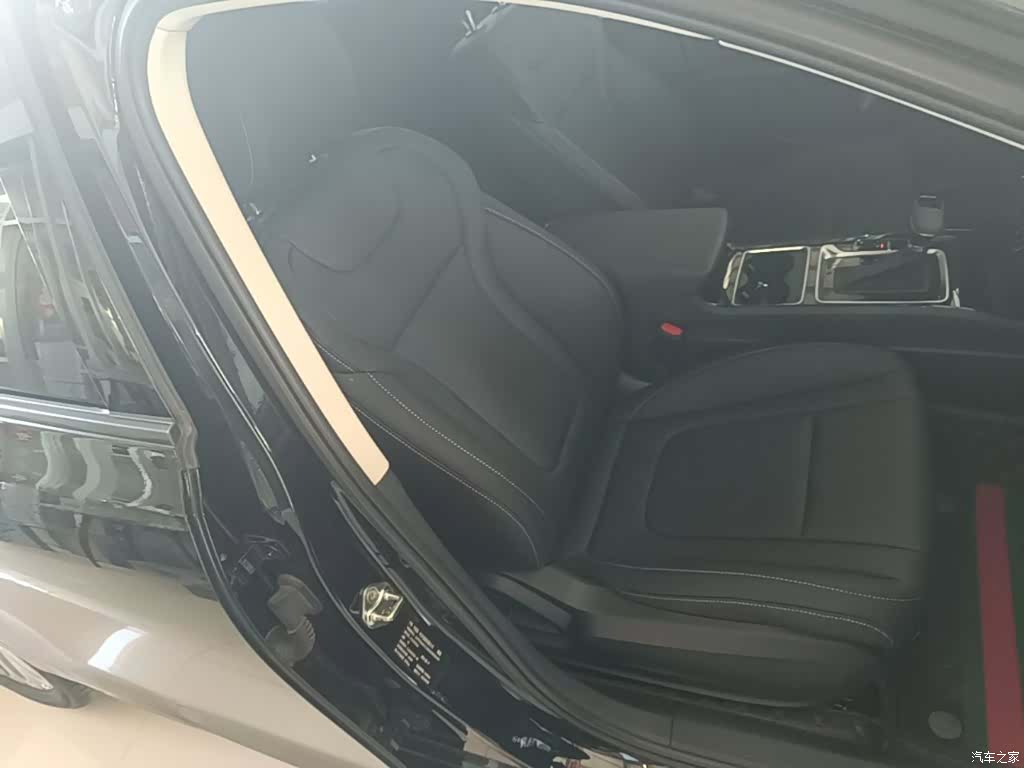 Bestune B70, 2022 25