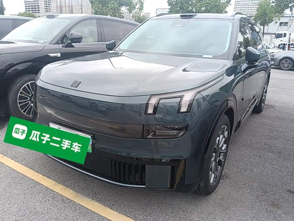 Lynk & Co 900